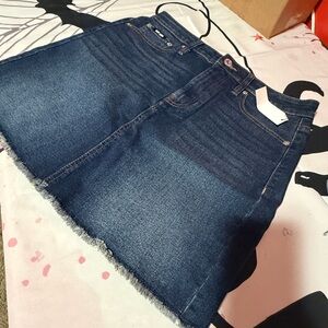 DKNY women's raw hem denim mini skirt size 6 stretch Nwt